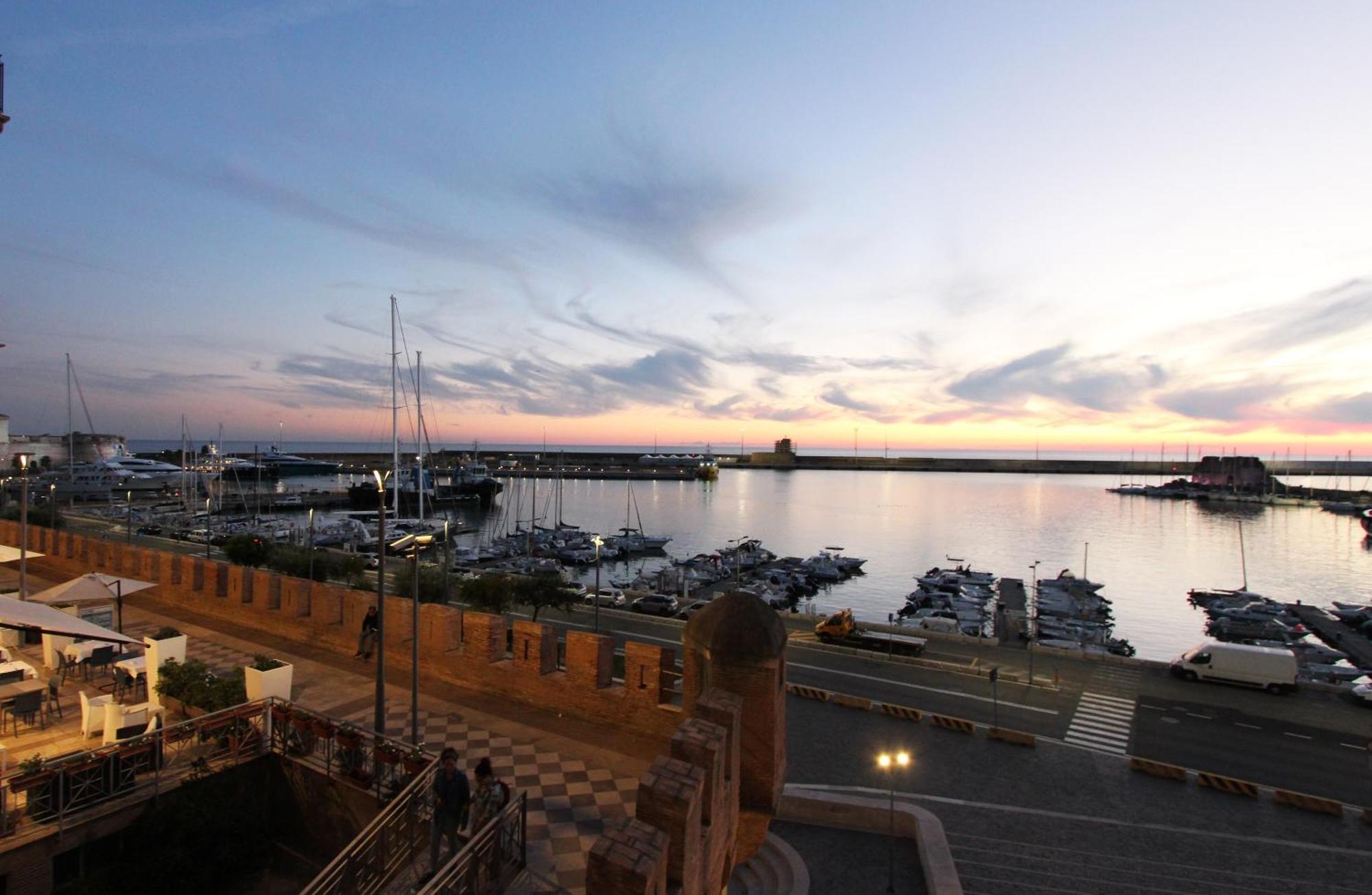 La Dolce Vita Civitavecchia Buitenkant foto